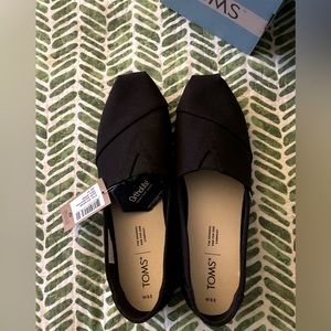 TOMS, NWT, size 9.5 (women), color black
